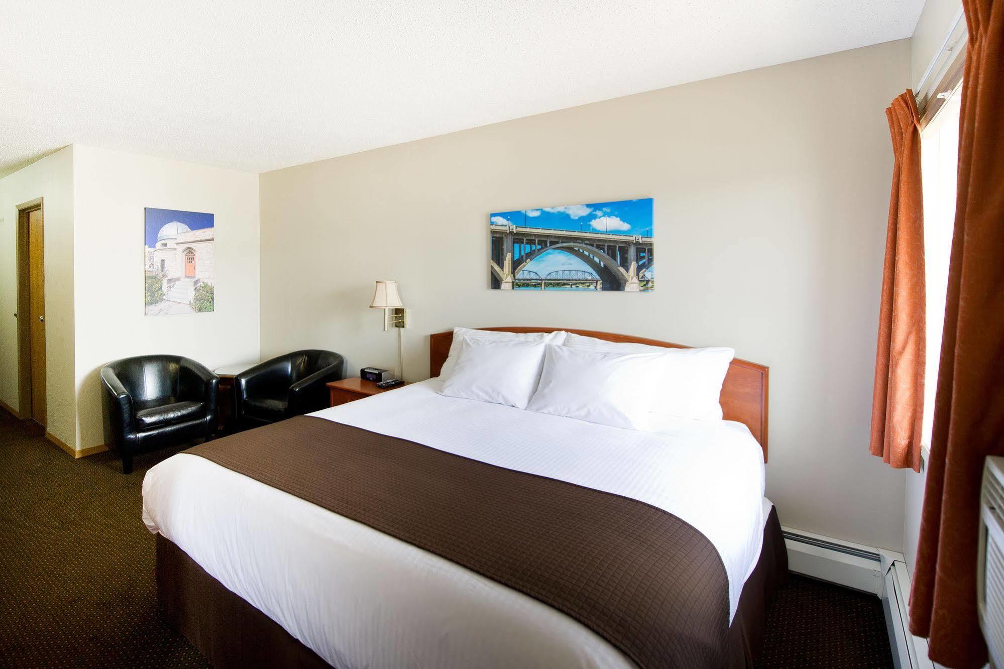 Riviera Motor Inn Saskatoon Buitenkant foto