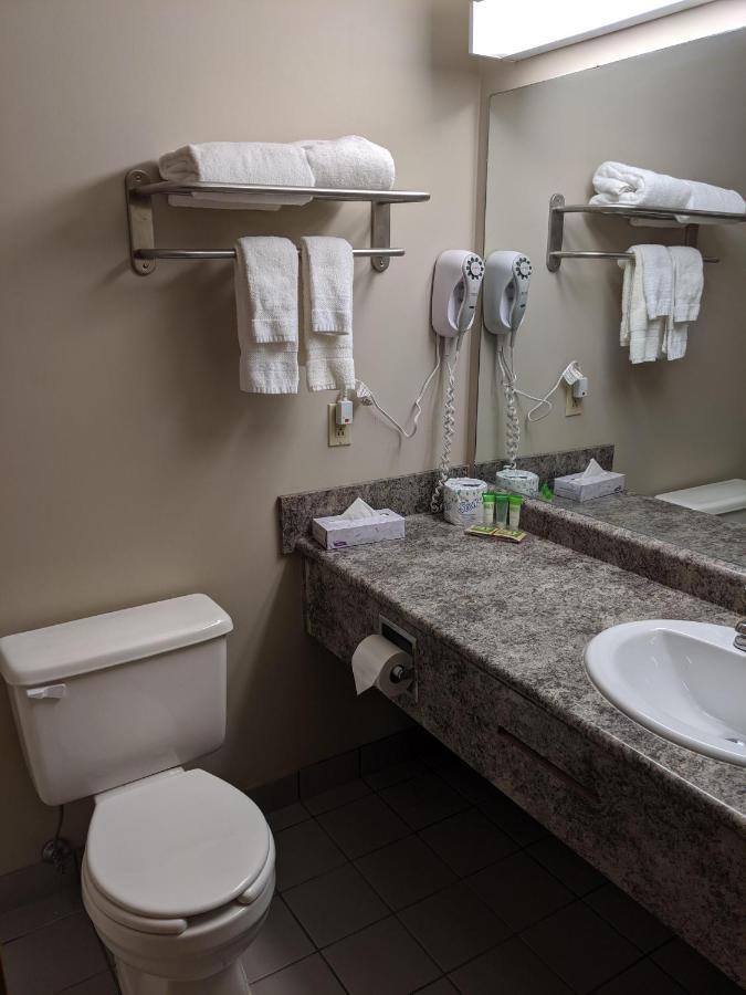 Riviera Motor Inn Saskatoon Buitenkant foto